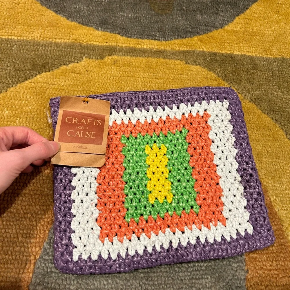 NWT Crafts for a Cause by Kultura Handmade Colorful Zipper Medium Size Pouch Bag